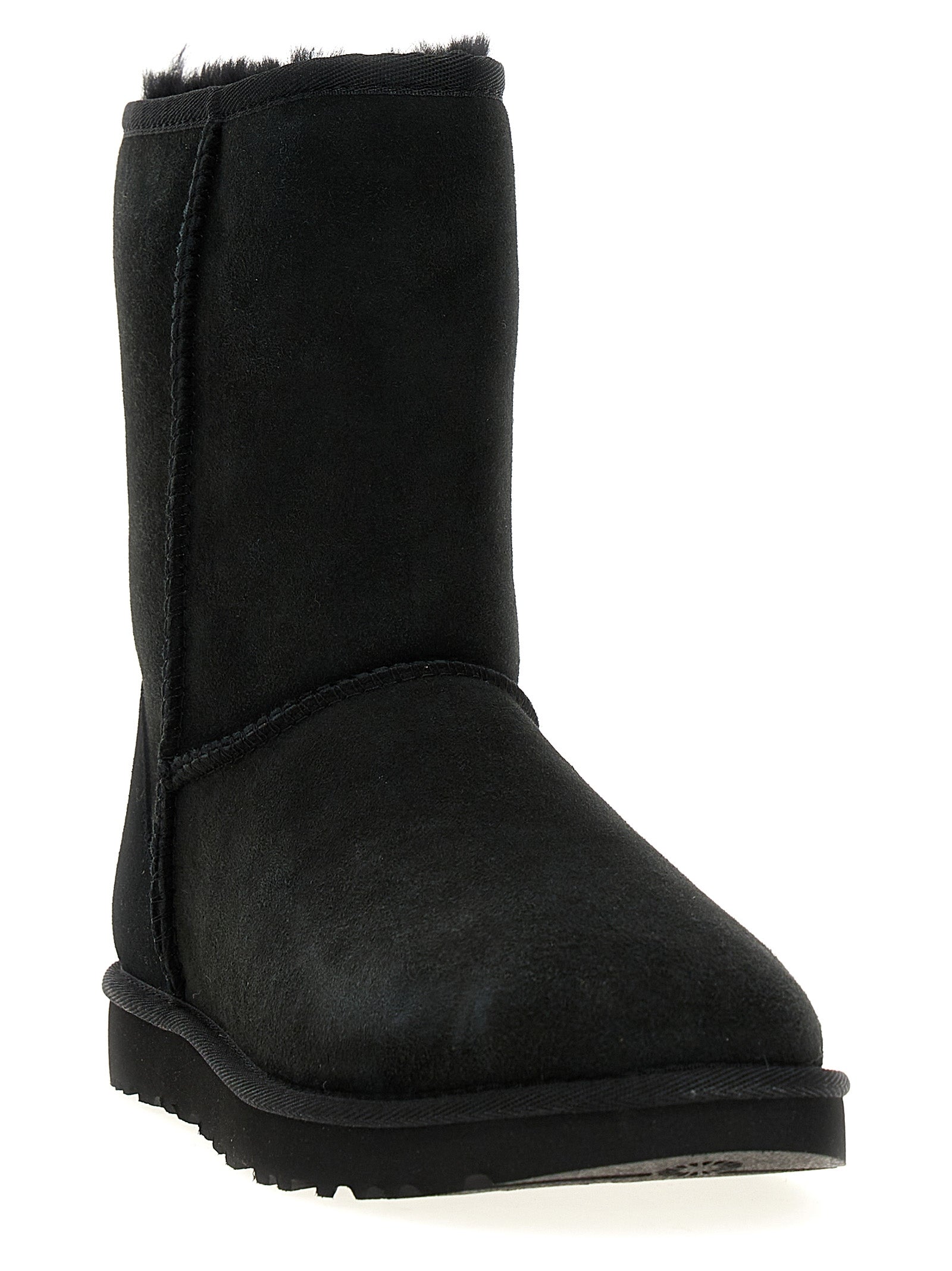 جزمة UGG الكلاسيكية القصيرة II