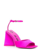 صندل أتيكو باللون الفوشيا