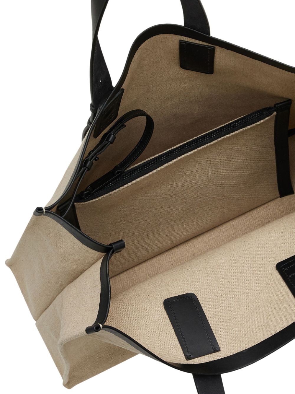 حقيبة يد جلدية منقوشة بشعار فيراغامو