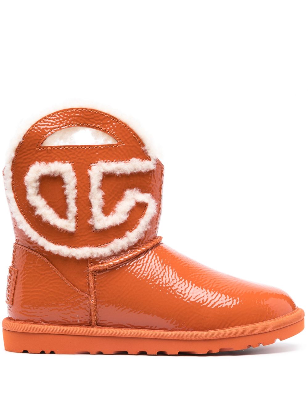 أحذية UGG X TELFAR برتقالية اللون