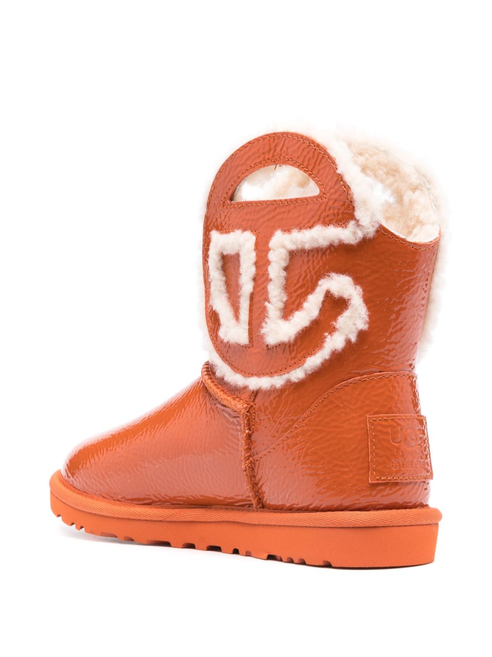 أحذية UGG X TELFAR برتقالية اللون