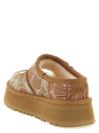 صنادل ماري جين ميادو سابوتس من UGG بييا