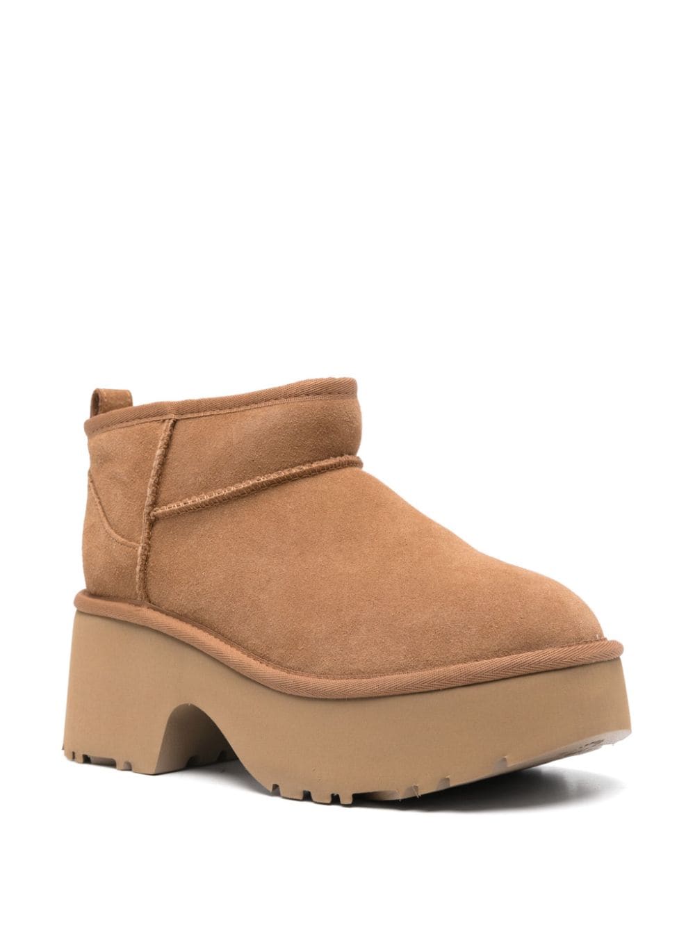 جزمة UGG بيج