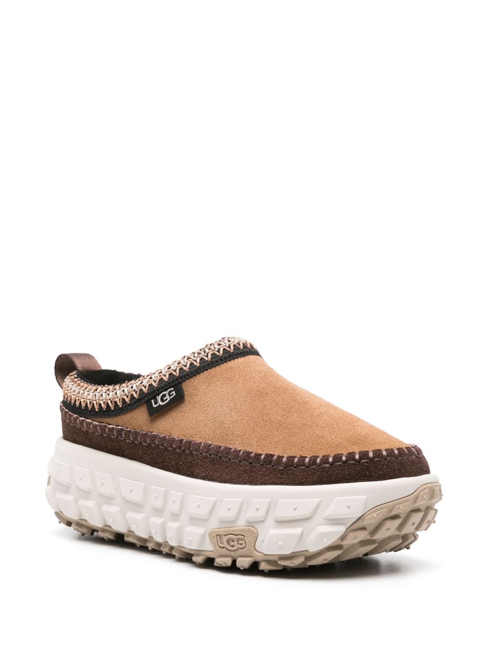 حذاء رياضي UGG بني
