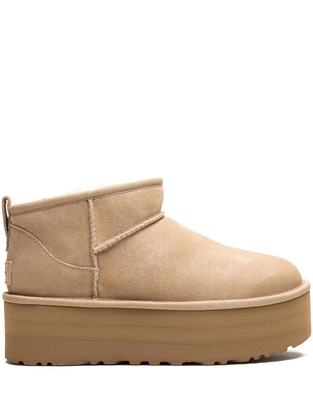 جزمة UGG بيج