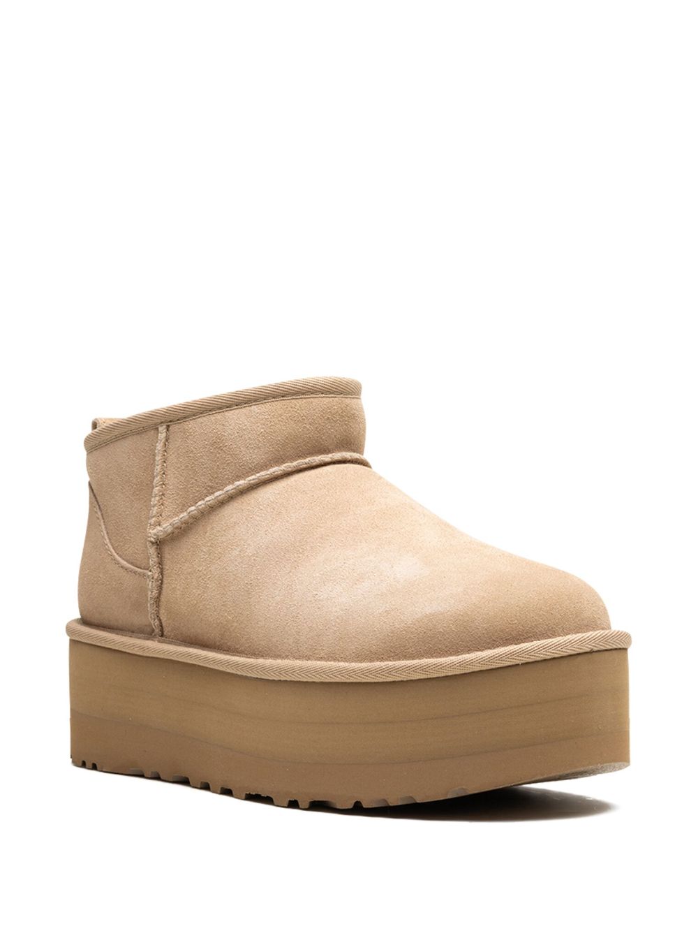 جزمة UGG بيج