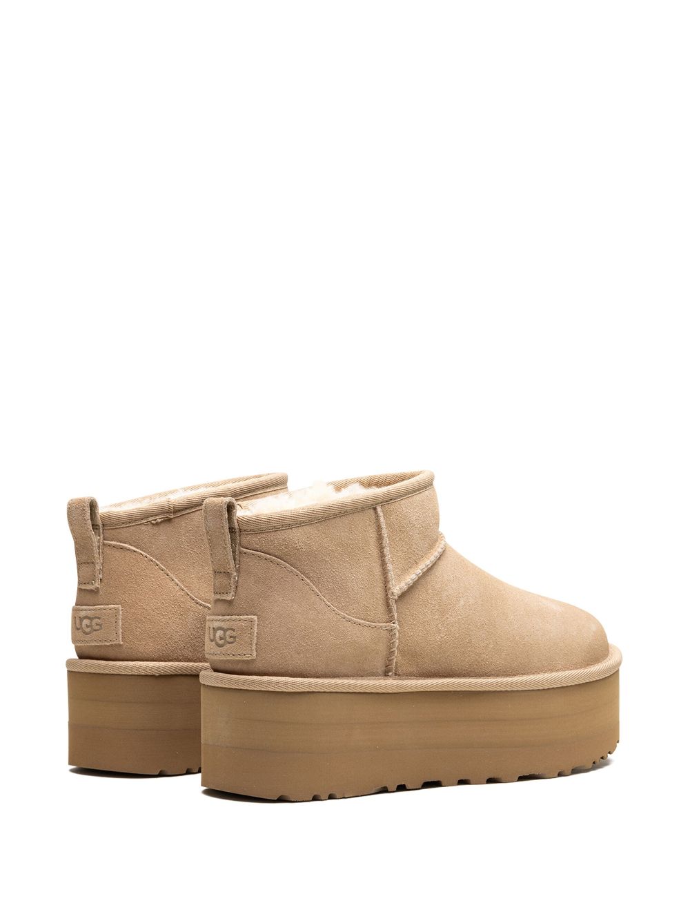 جزمة UGG بيج