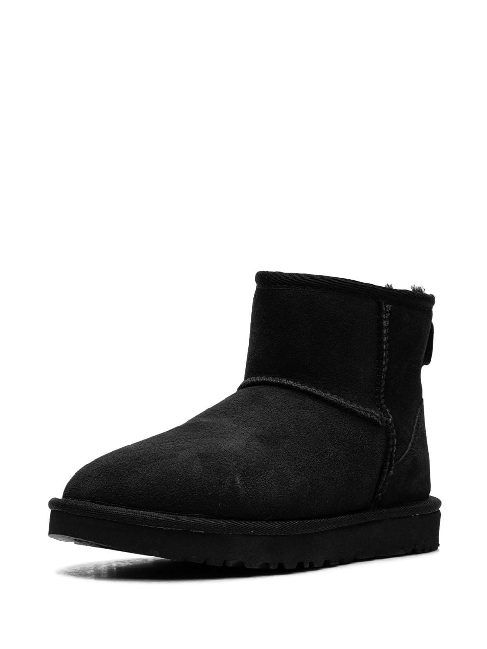 حذاء UGG أسود