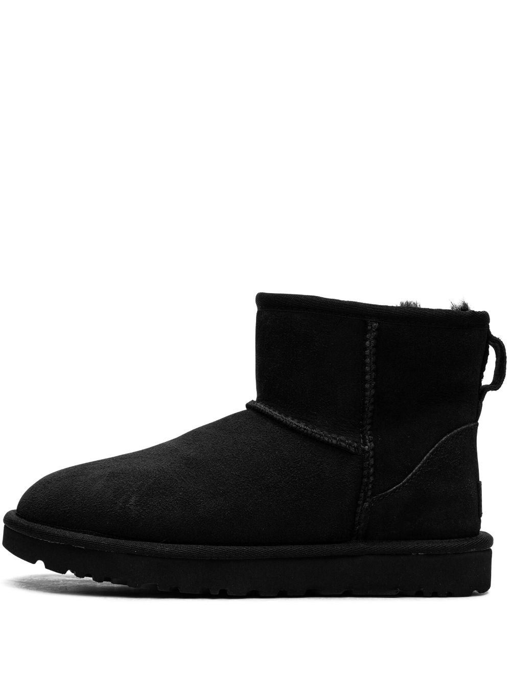 حذاء UGG أسود