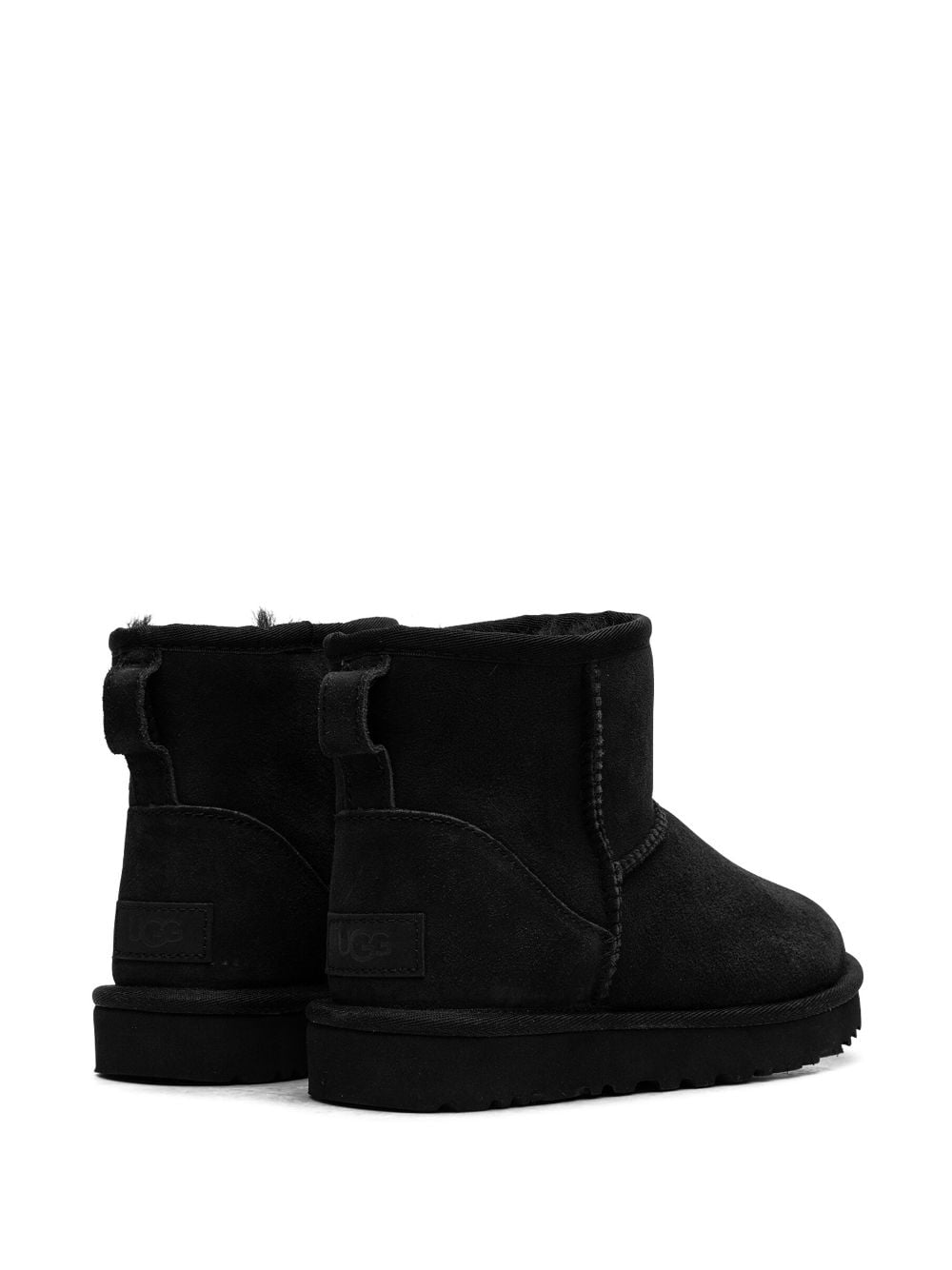 حذاء UGG أسود