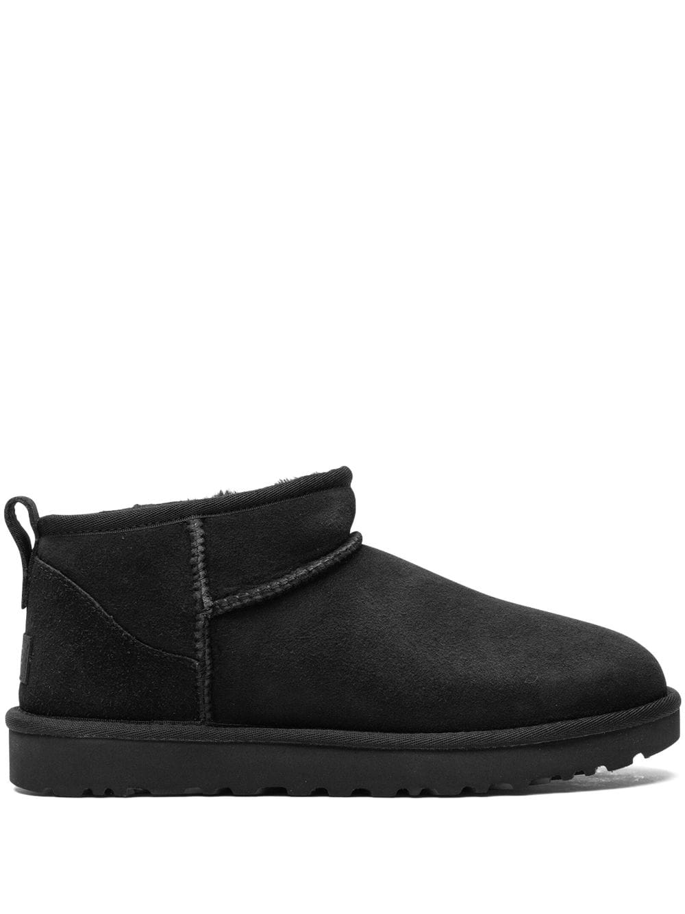 أحذية UGG سوداء
