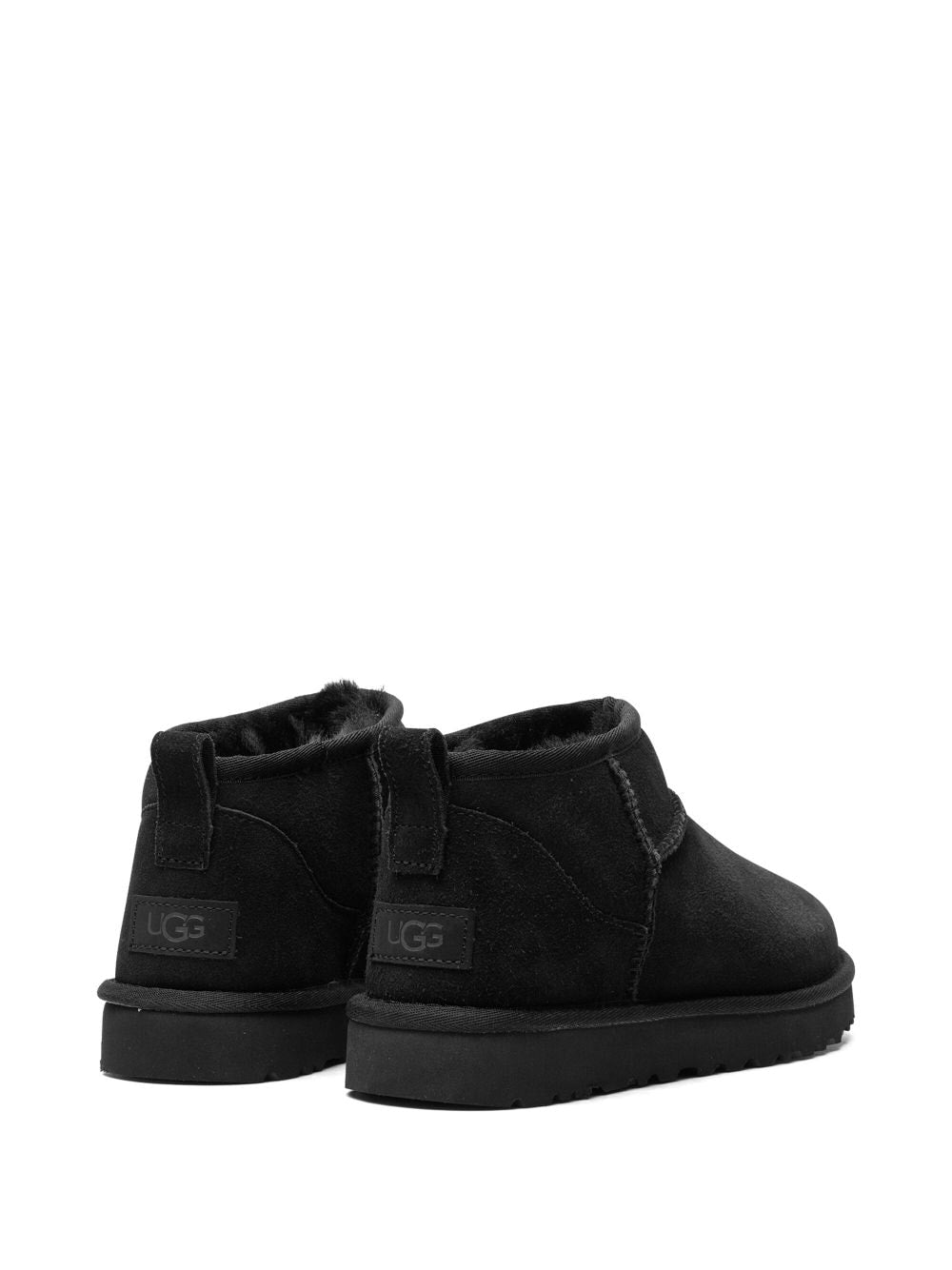 أحذية UGG سوداء