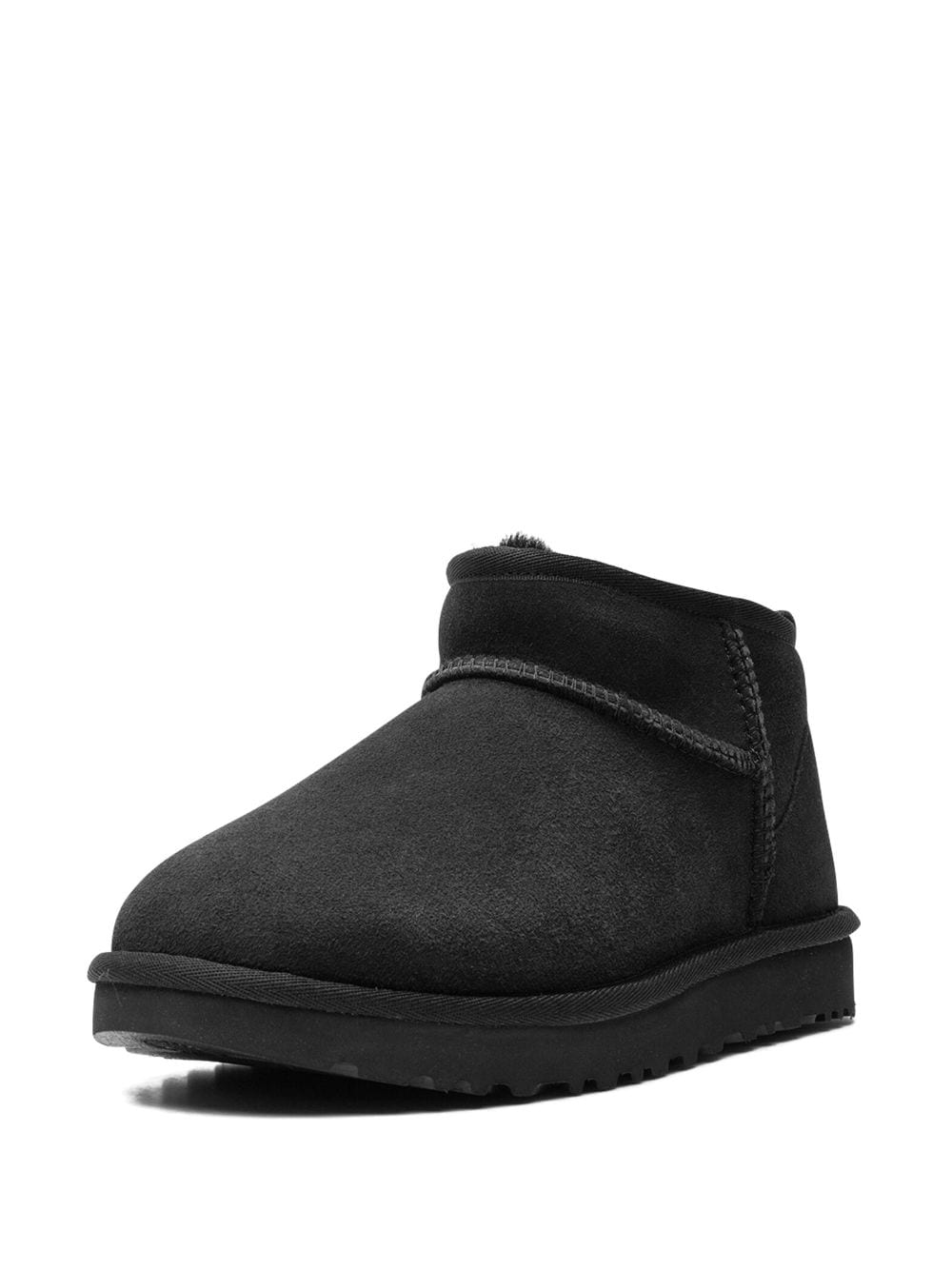 أحذية UGG سوداء