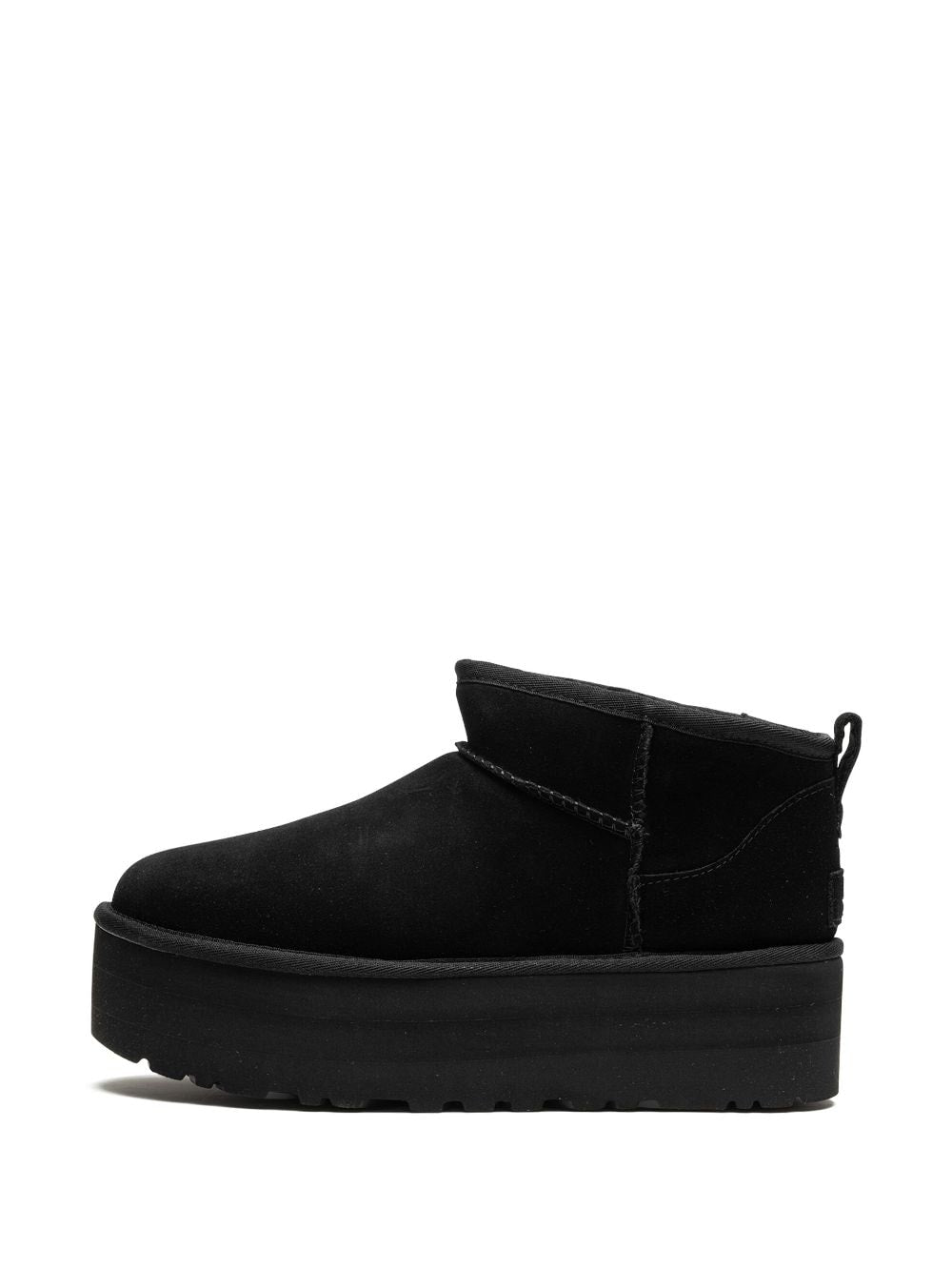 أحذية UGG سوداء