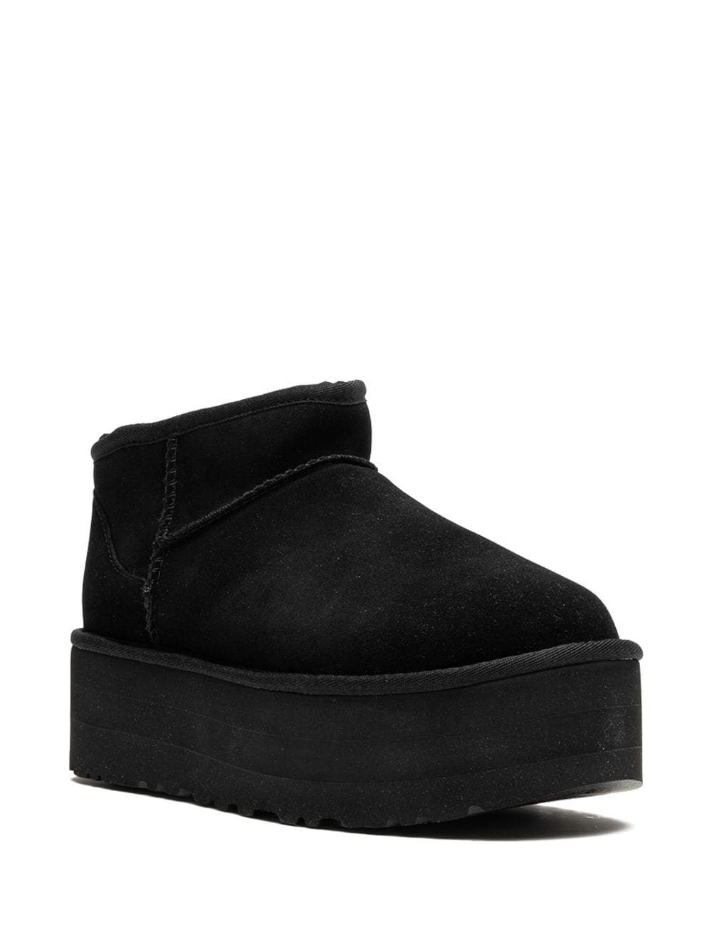 أحذية UGG سوداء