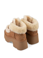 حذاء إيسمي برقبة برباط من UGG أستراليا