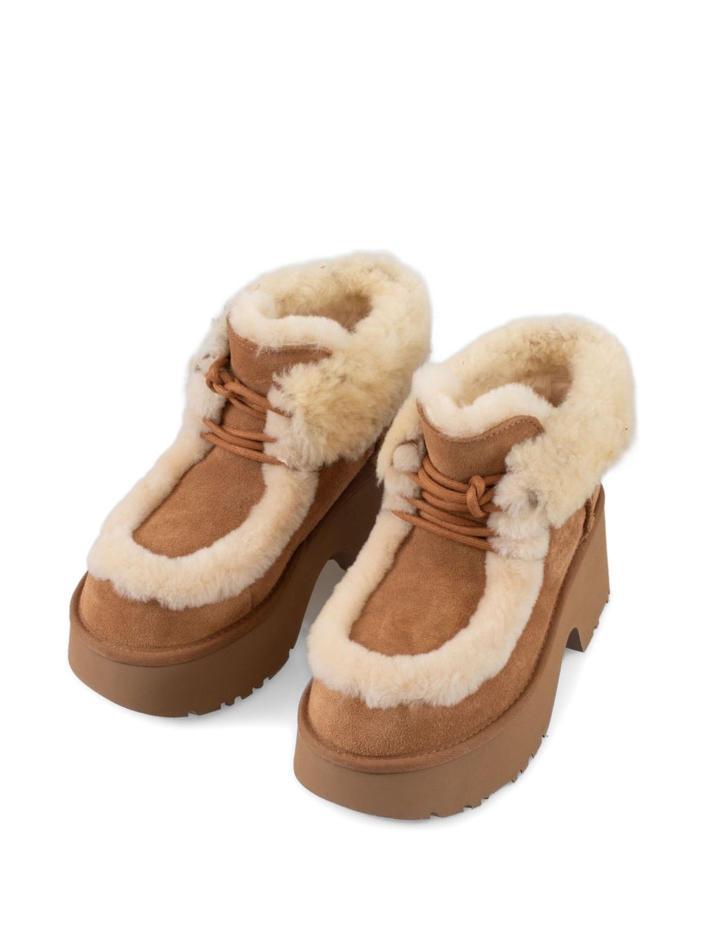 حذاء إيسمي برقبة برباط من UGG أستراليا