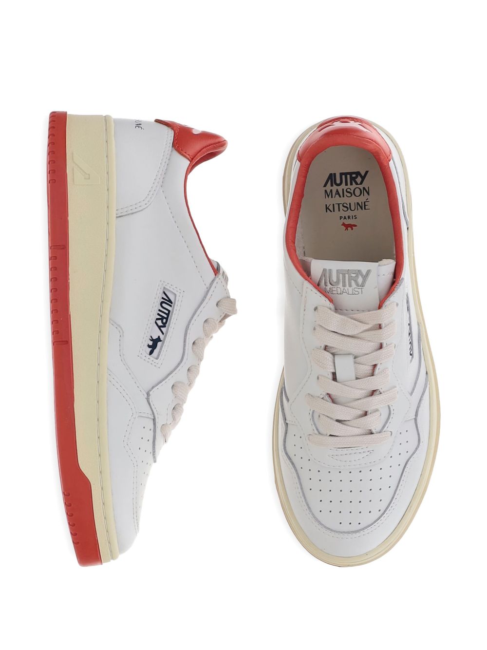 حذاء رياضي أحمر من AUTRY X MAISON KITSUNE