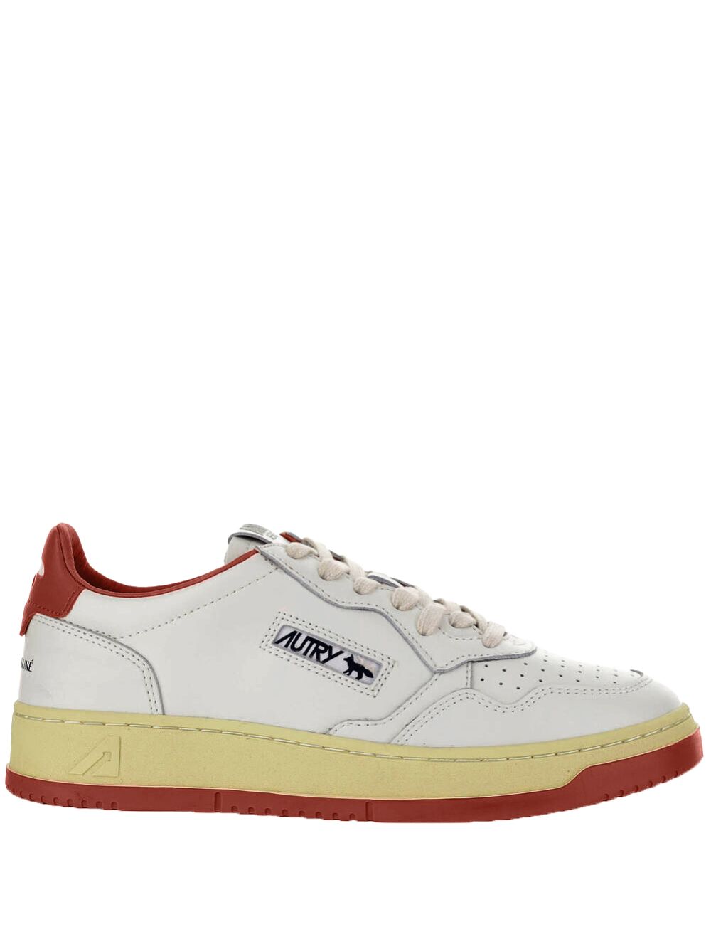 حذاء رياضي أحمر من AUTRY X MAISON KITSUNE