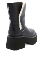 أحذية UGG سوداء