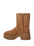 جزمة UGG بيج