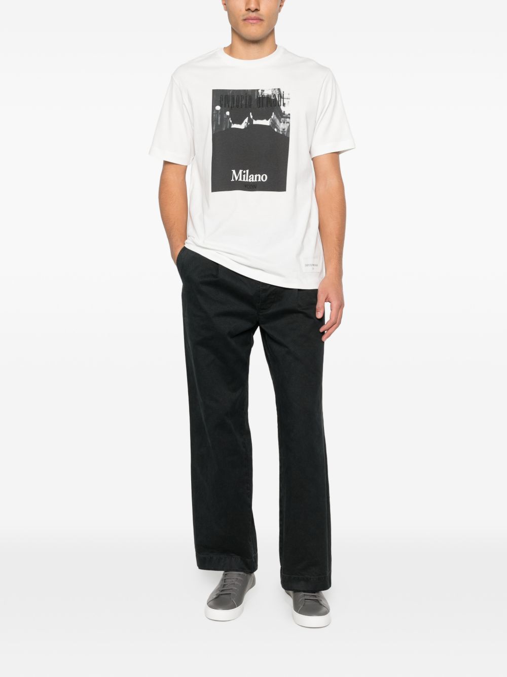 تيشيرتات وبولو بيضاء من إمبوريو أرماني كابسول بري