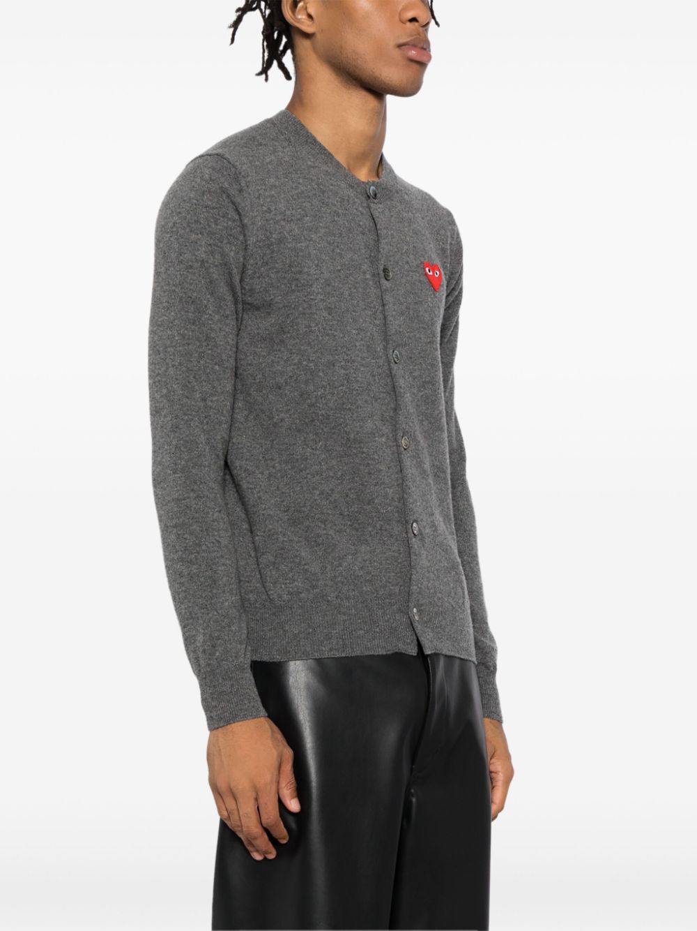 كنزة Comme des Garcons باللون الرمادي