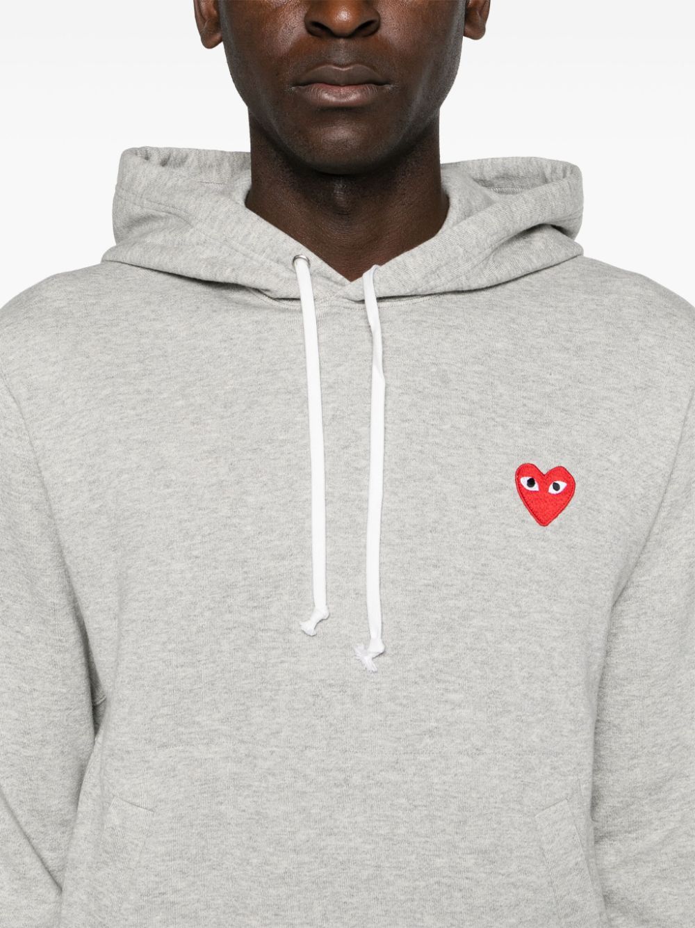 كنزة Comme des Garcons باللون الرمادي