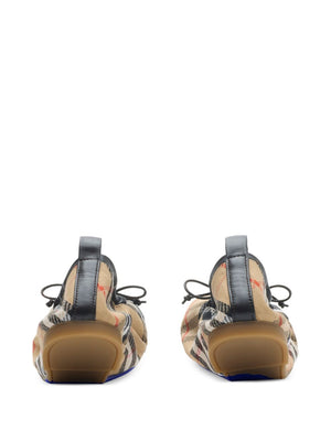 Burberry Flat shoes Beige