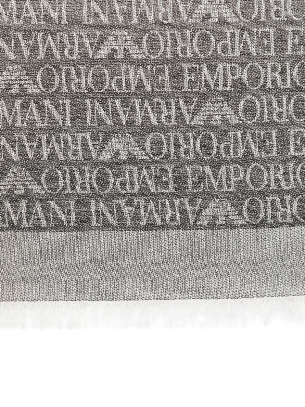 Emporio Armani أوشحة رمادية