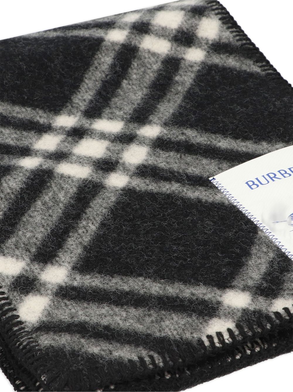 Burberry Scarfs BLACK
