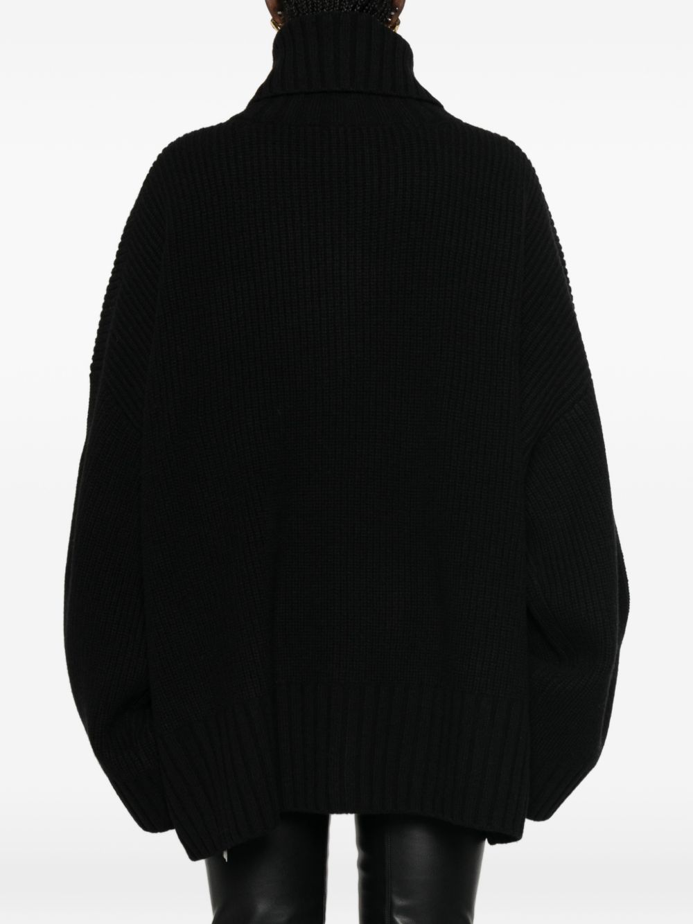 032C Sweater