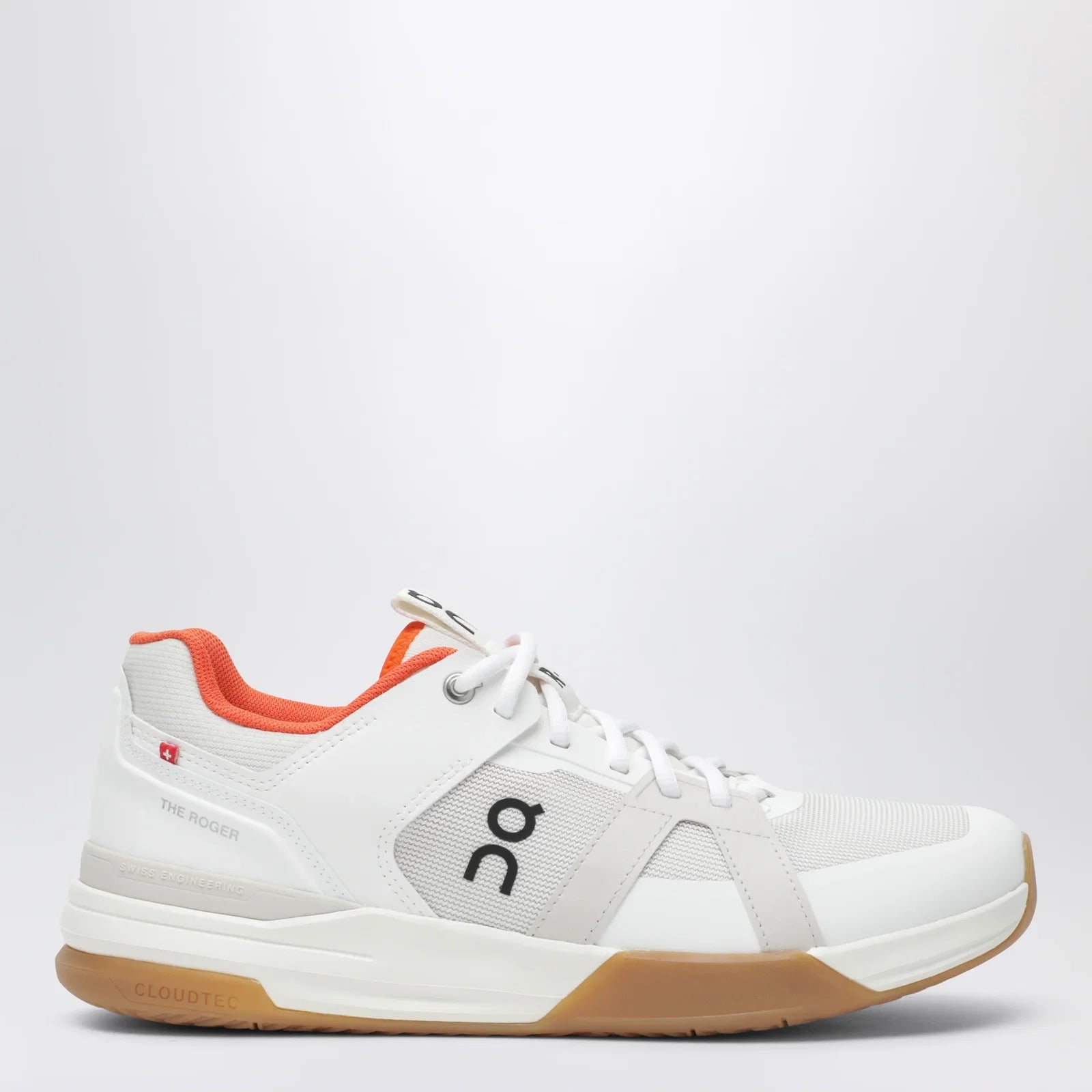 On The Roger Clubhouse Pro tennis shoes in Ivory/Flame