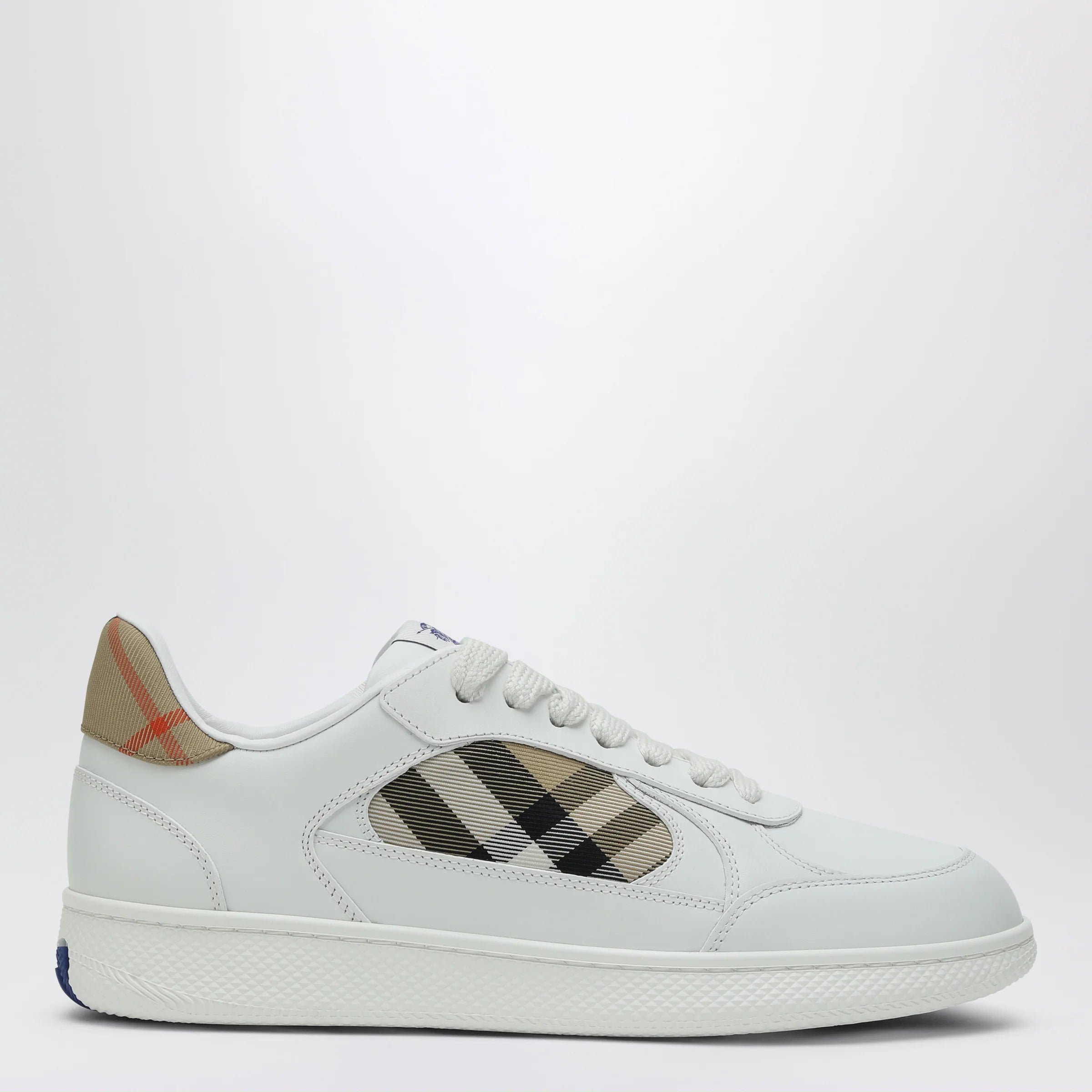 Burberry White leather sneaker terrace and Check