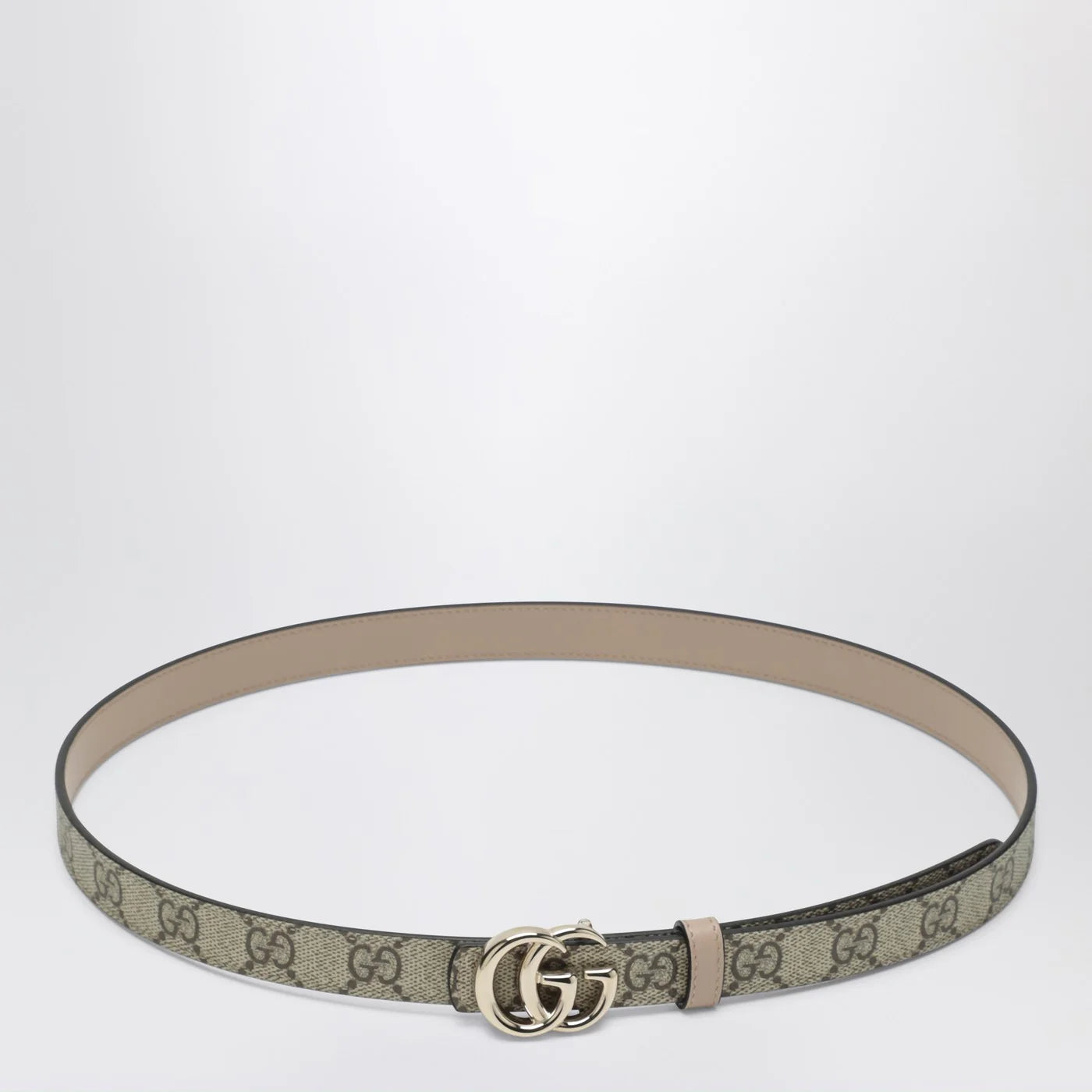 GUCCI Thin reversible GG Marmont belt in beige/GG Supreme