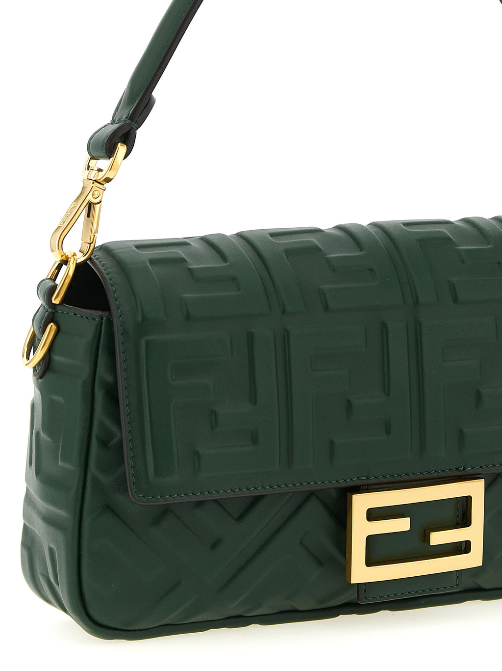 حقيبة كتف Fendi Baguette® متوسطة الحجم