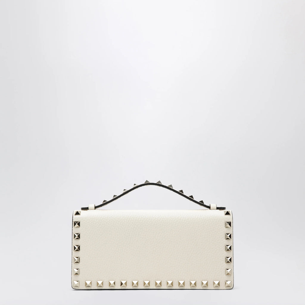 Valentino Garavani Rockstud chain wallet in grained calfskin, light ivory