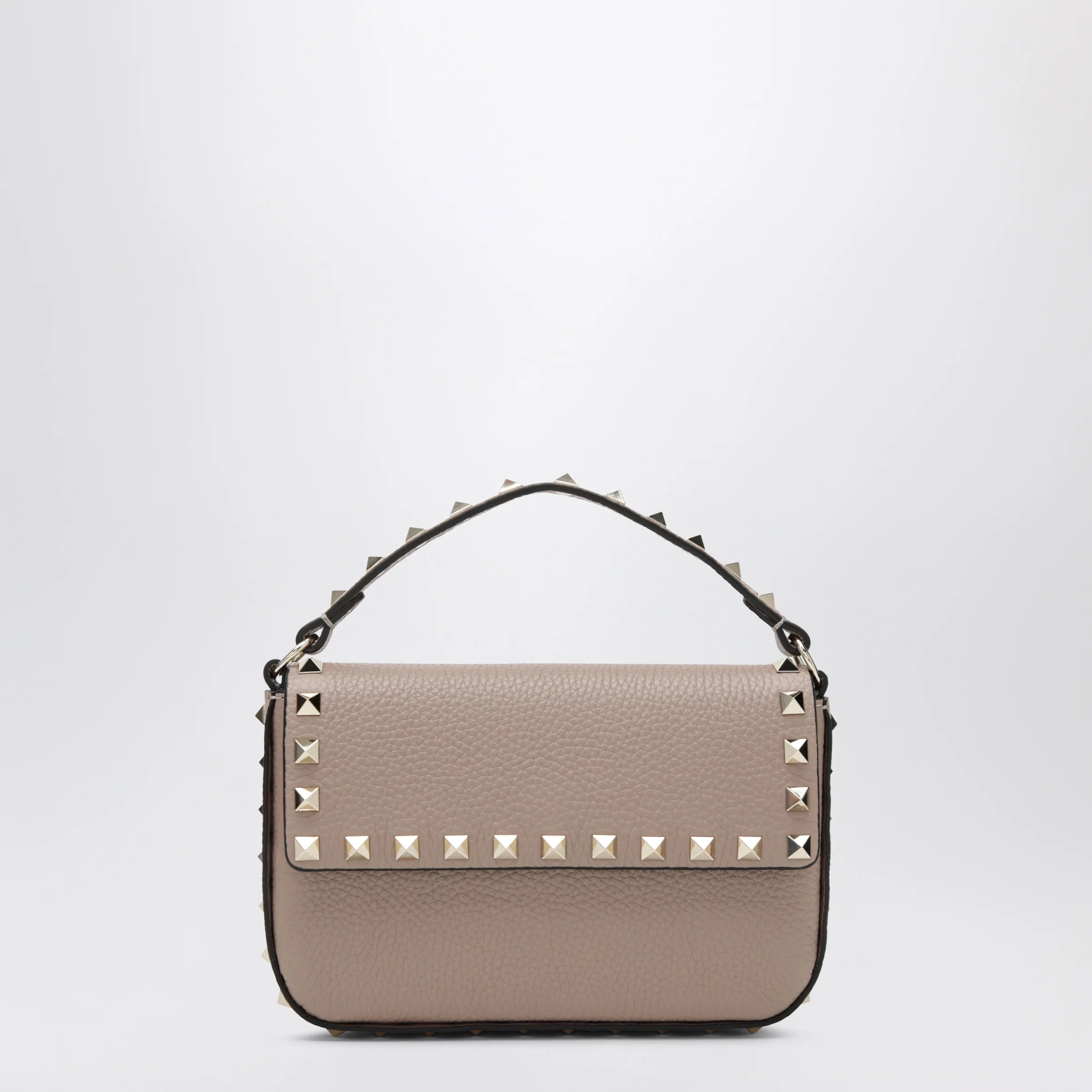 Valentino Garavani Rockstud pouch in grained calf leather, powder