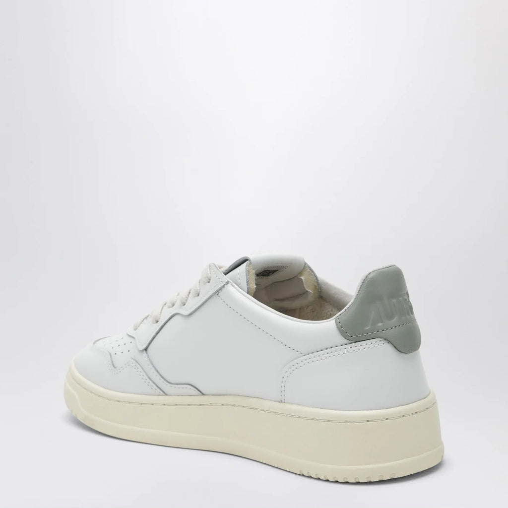 AUTRY Medalist Low Sneakers in white/grass green leather