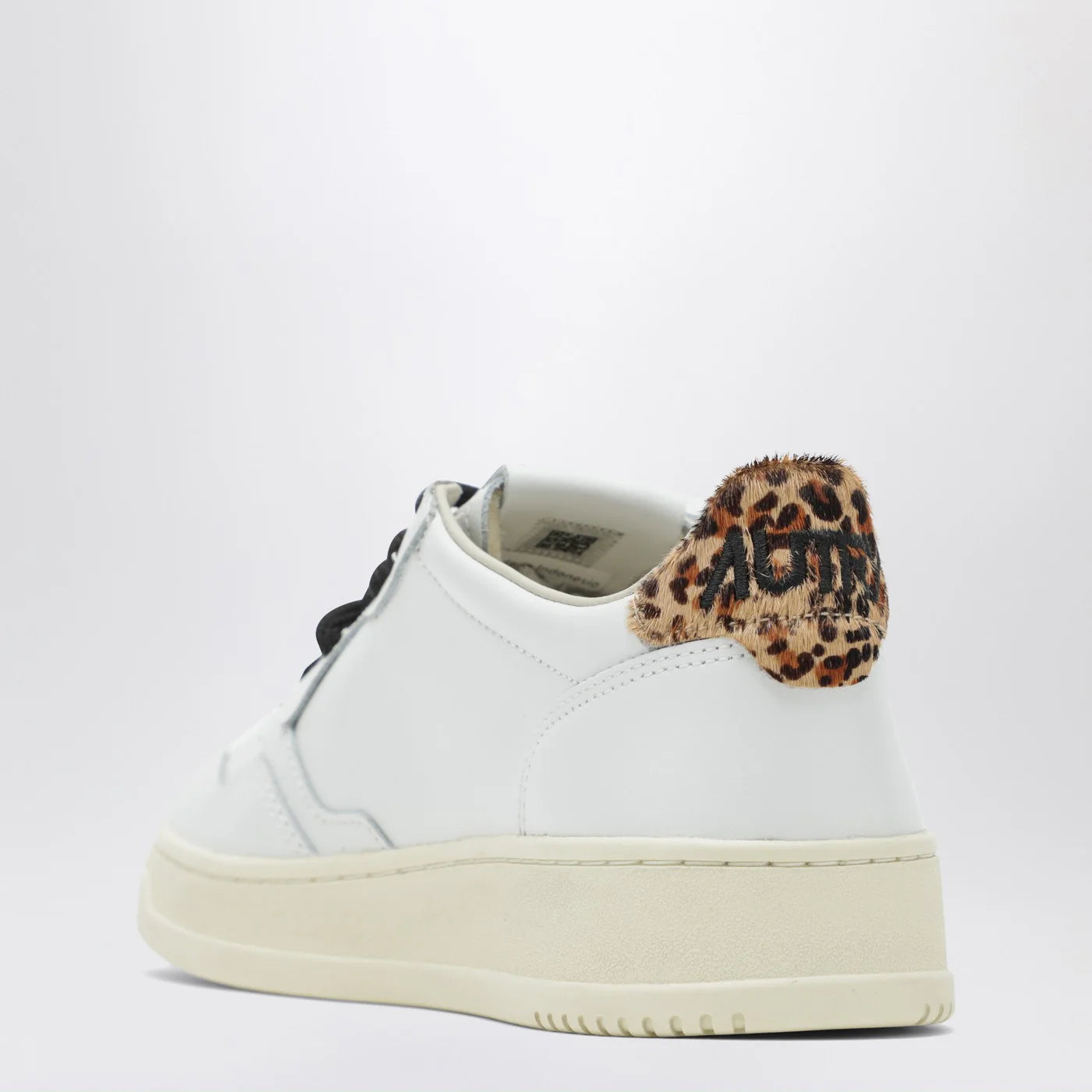 AUTRY Medalist Low Sneakers in white with leopard-print pony hair