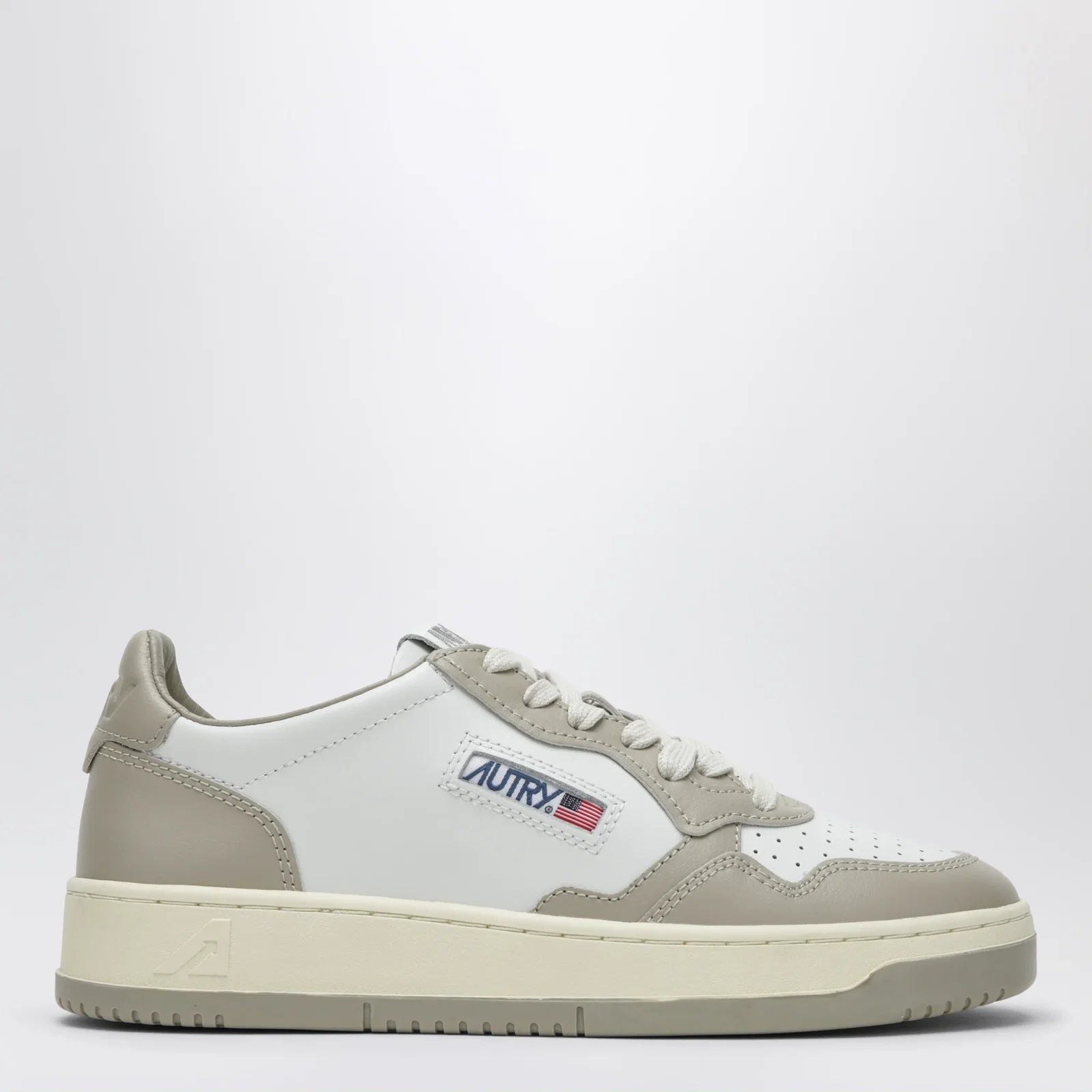 AUTRY Medalist Low sneakers in white/taupe grey leather
