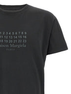 تي شيرت Maison Margiela المميز بالأرقام Mm6