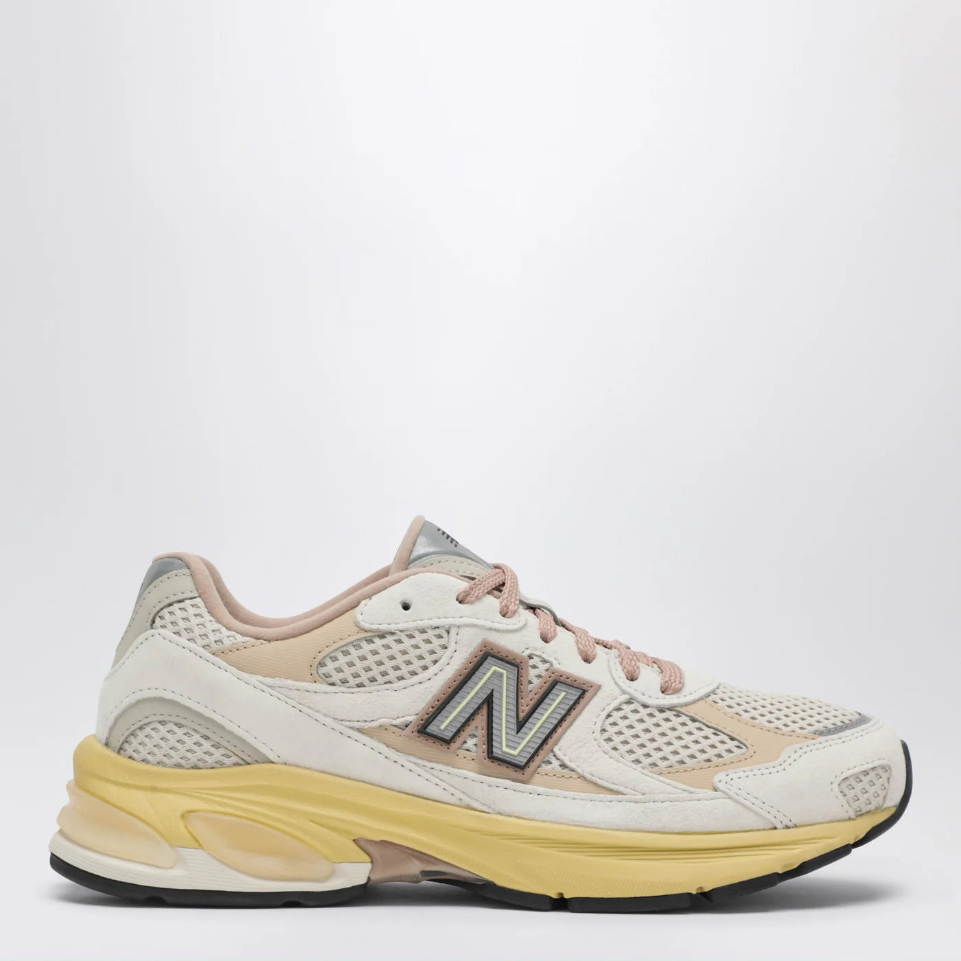 New Balance 2010 Sneakers in Linen/Desert Clay